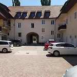 Sippo Apartments