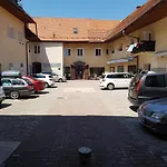 Sippo Apartments